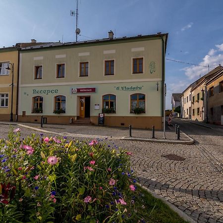 Penzion A Restaurace U Vladare Touzim Экстерьер фото